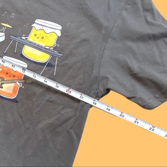 🟢5/$25 Character T-shirt - Picture 5 of 7